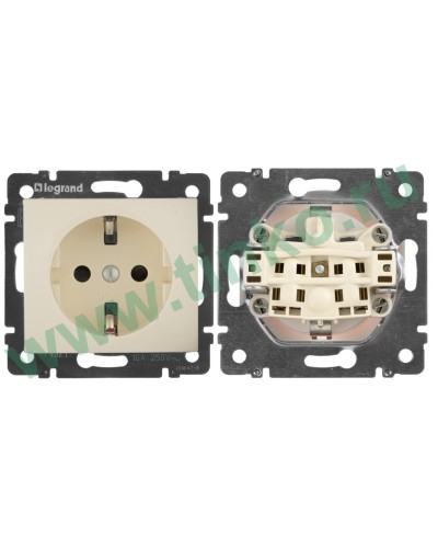 Розетка Valena 2К+3 с защитными шторками, на винтах 16А 250В, слоновая кость (774321). Розетка. LegranD в Москве